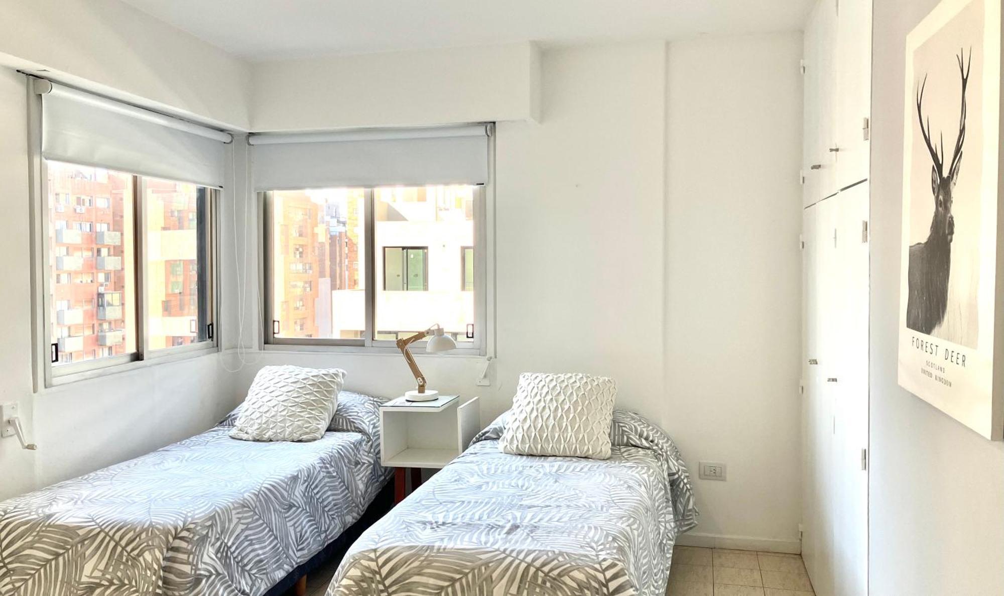 2 Dorm Sobre Av Hipolito Yrigoyen Apartment Cordoba Bagian luar foto